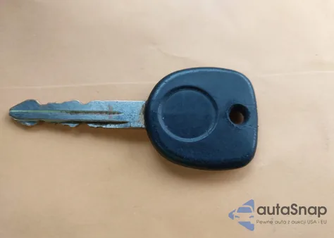 2000 GMC Sierra 1500 Sle from USA, damaged, VIN 1GTEC14V3YZ303595